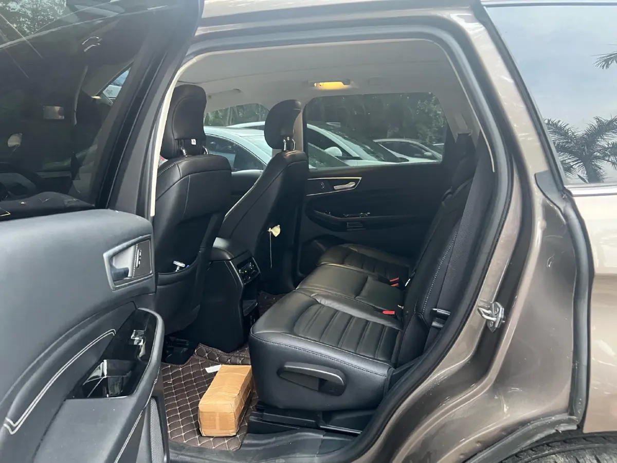2020 Ford Edge 2.0T 245HP L4 8AT,autocango,china used car exporter,china ev exporter,chinese used car exporter,chinese used ev exporter