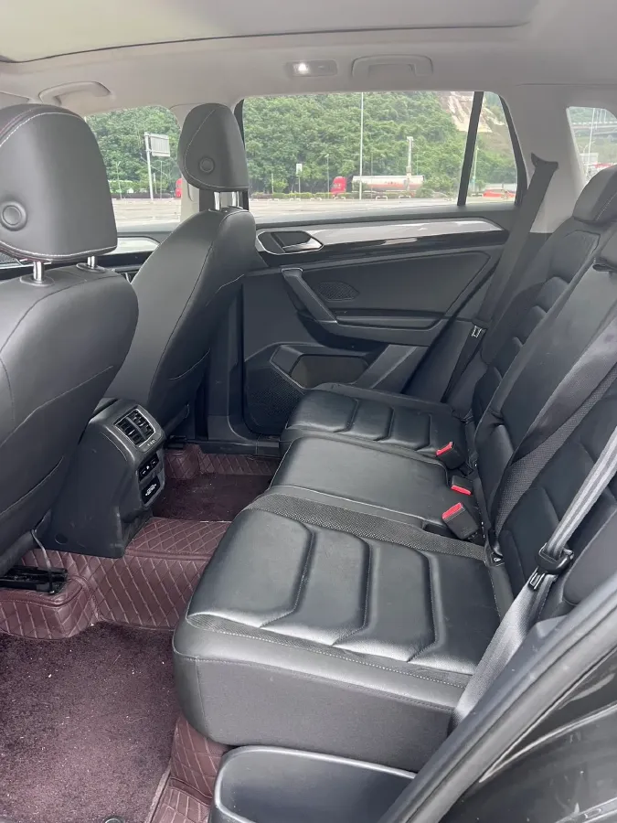 2019 Jeep Cherokee 2.0T 234HP L4 9AT,autocango,china used car exporter,china ev exporter,chinese used car exporter,chinese used ev exporter