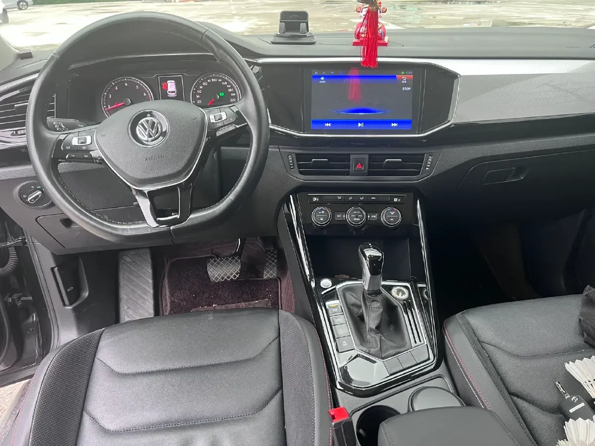 2019 Jeep Cherokee 2.0T 234HP L4 9AT,autocango,china used car exporter,china ev exporter,chinese used car exporter,chinese used ev exporter