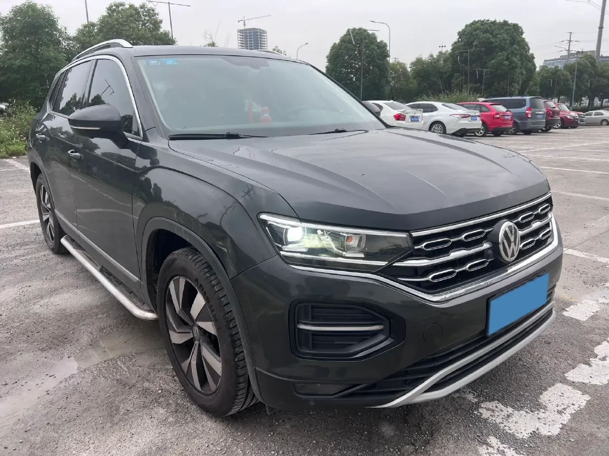 2019 Jeep Cherokee 2.0T 234HP L4 9AT,autocango,china used car exporter,china ev exporter,chinese used car exporter,chinese used ev exporter