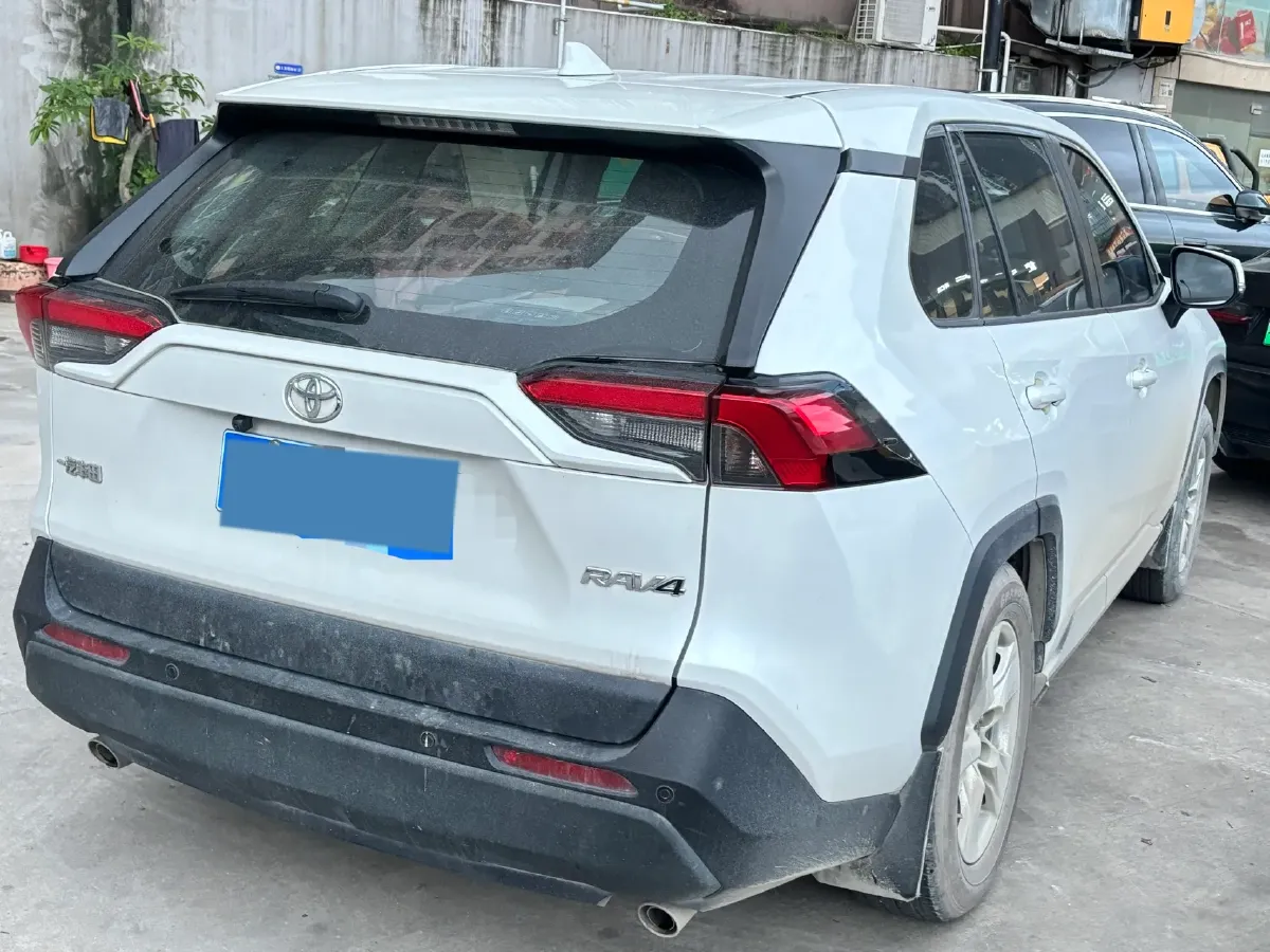 2024 Toyota RAV4 2.0L 171HP L4 CVT,autocango,china used car exporter,china ev exporter,chinese used car exporter,chinese used ev exporter