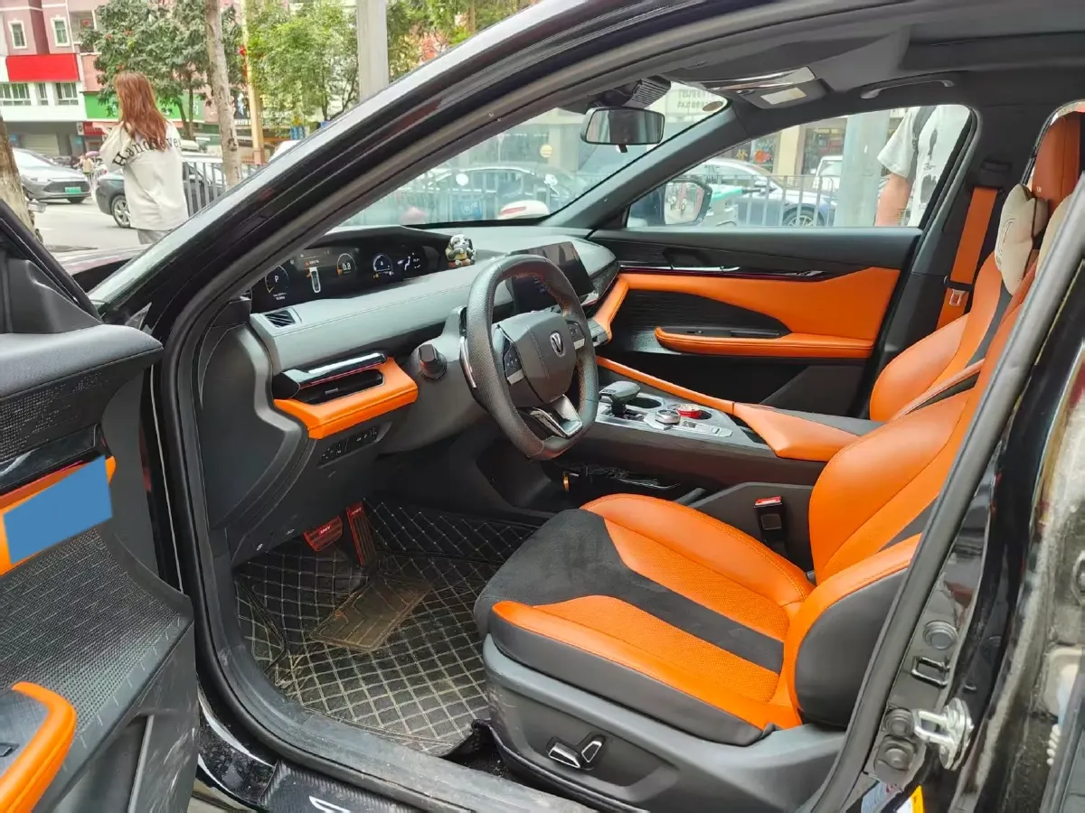 2023 ChangAn UNI-V 1.5T 188HP L4 7DCT,autocango,china used car exporter,china ev exporter,chinese used car exporter,chinese used ev exporter