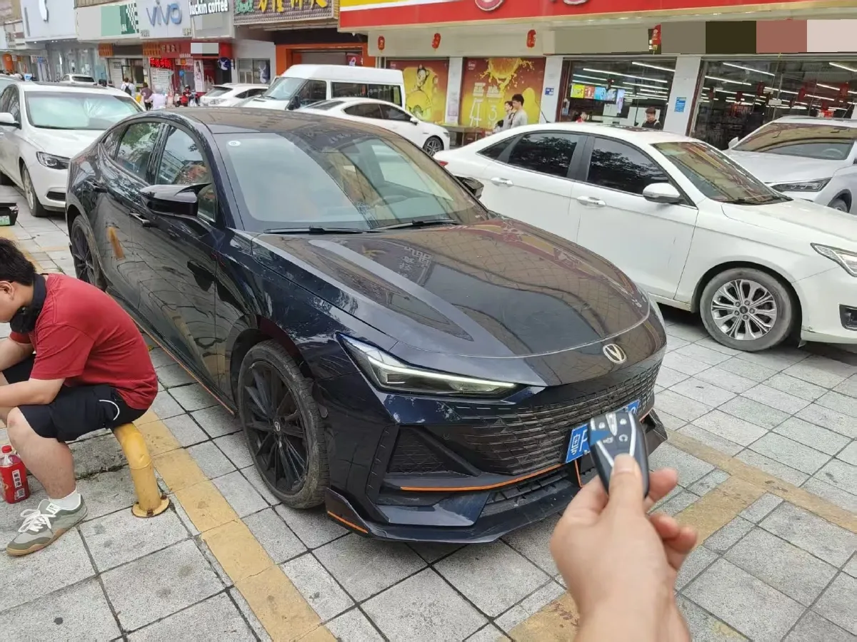 2023 ChangAn UNI-V 1.5T 188HP L4 7DCT,autocango,china used car exporter,china ev exporter,chinese used car exporter,chinese used ev exporter