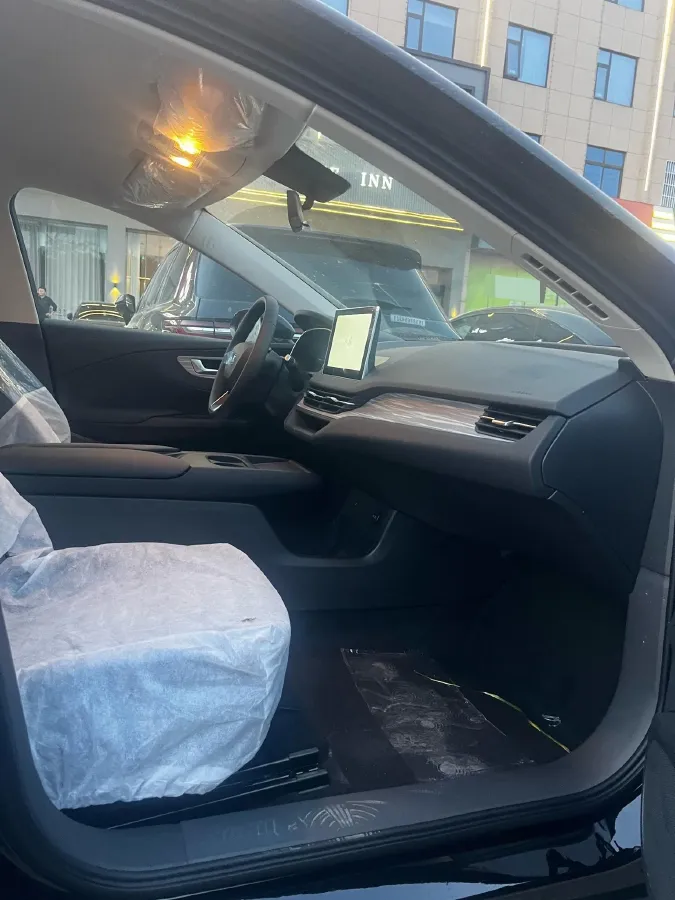 2025 HongQi E-QM5 BEV,autocango,china used car exporter,china ev exporter,chinese used car exporter,chinese used ev exporter