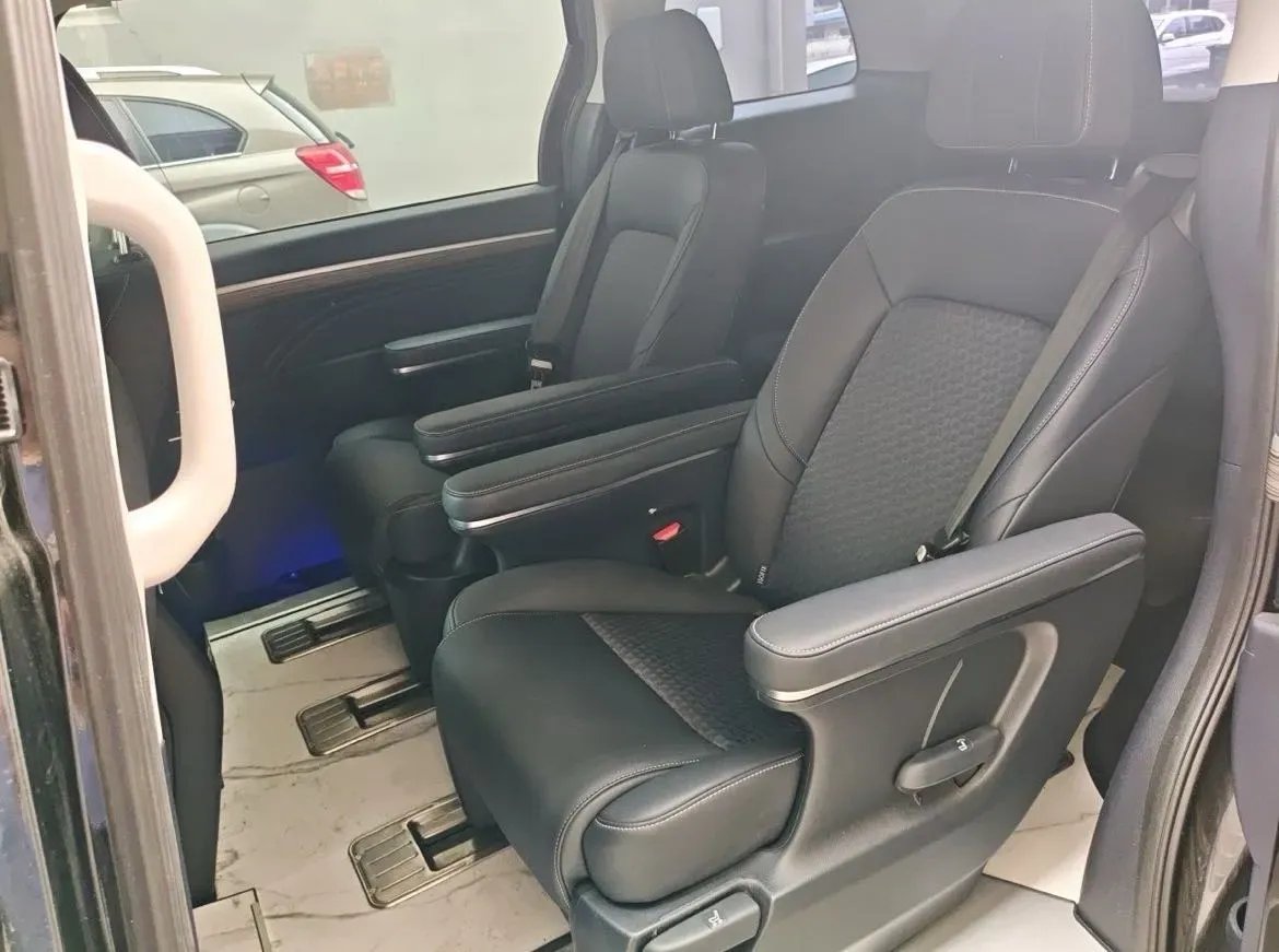 2024 GAC Trumpchi M8 2.0T 252HP L4 8AT,autocango,china used car exporter,china ev exporter,chinese used car exporter,chinese used ev exporter