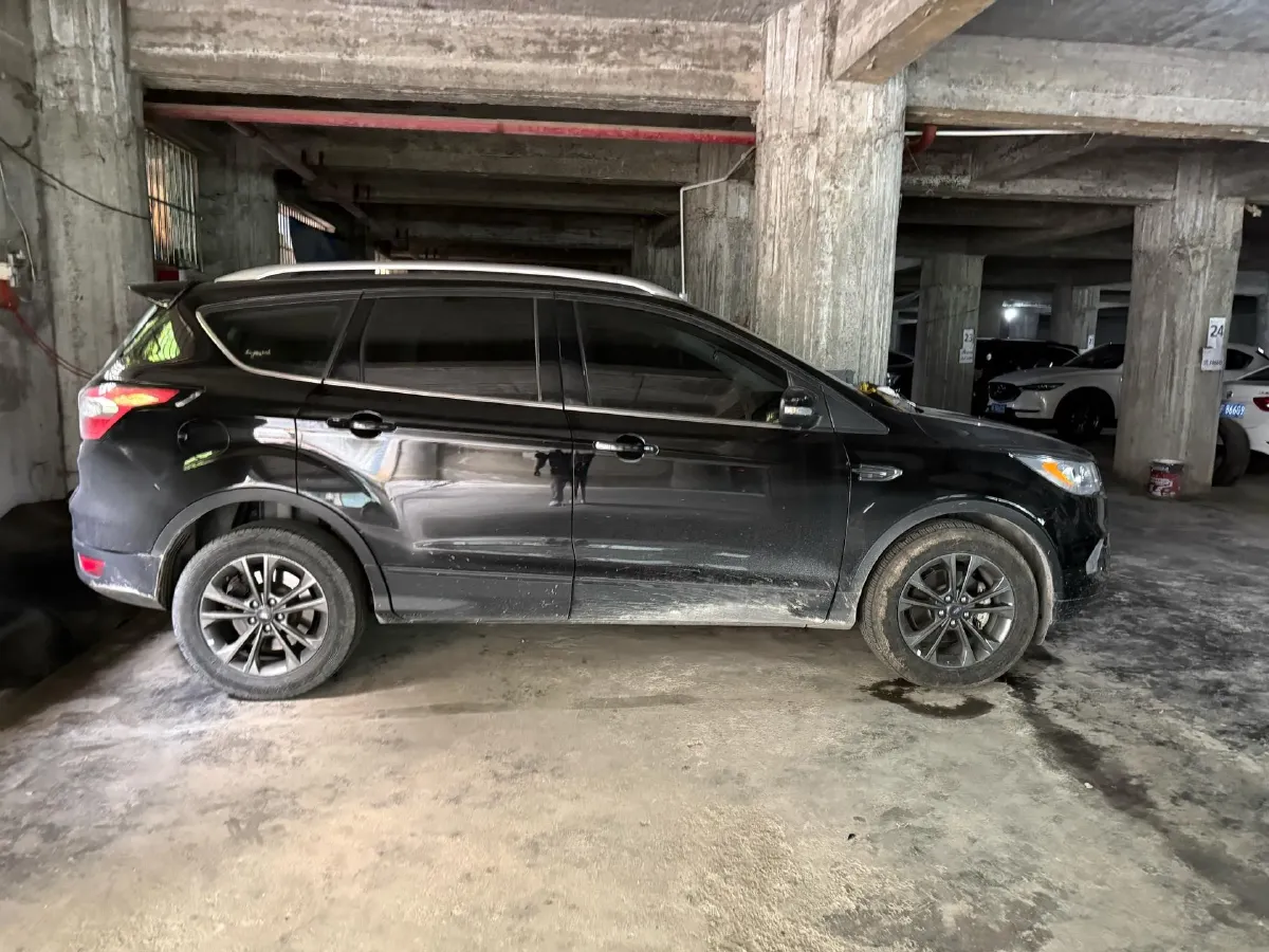 2019 Ford Kuga 1.5T 182HP L4 6AT,autocango,china used car exporter,china ev exporter,chinese used car exporter,chinese used ev exporter