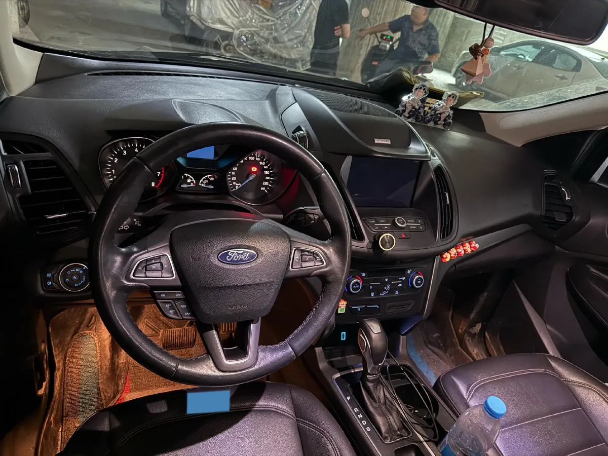 2019 Ford Kuga 1.5T 182HP L4 6AT,autocango,china used car exporter,china ev exporter,chinese used car exporter,chinese used ev exporter