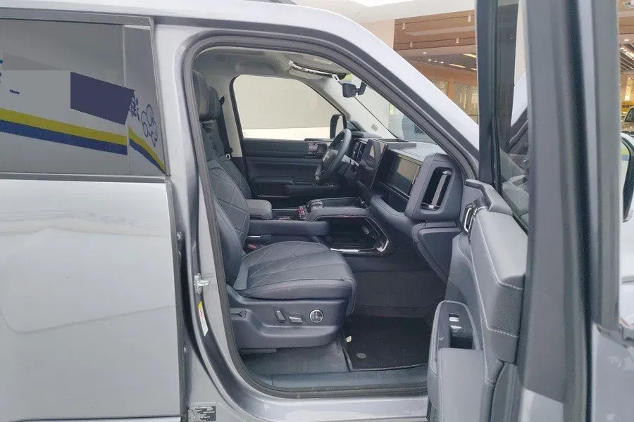 2025 FangChengBao Bao 5 1.5T 194HP L4 E-CVT PHEV 31.8KWH,autocango,china used car exporter,china ev exporter,chinese used car exporter,chinese used ev exporter