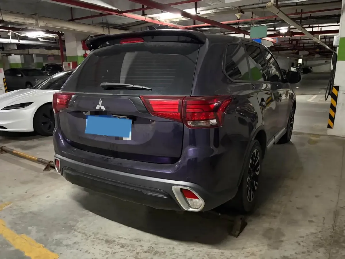 2020 Mitsubishi Outlander 2.0L 166HP L4 CVT,autocango,china used car exporter,china ev exporter,chinese used car exporter,chinese used ev exporter