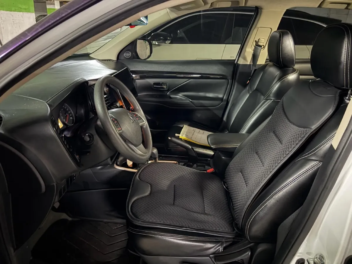 2020 Mitsubishi Outlander 2.0L 166HP L4 CVT,autocango,china used car exporter,china ev exporter,chinese used car exporter,chinese used ev exporter