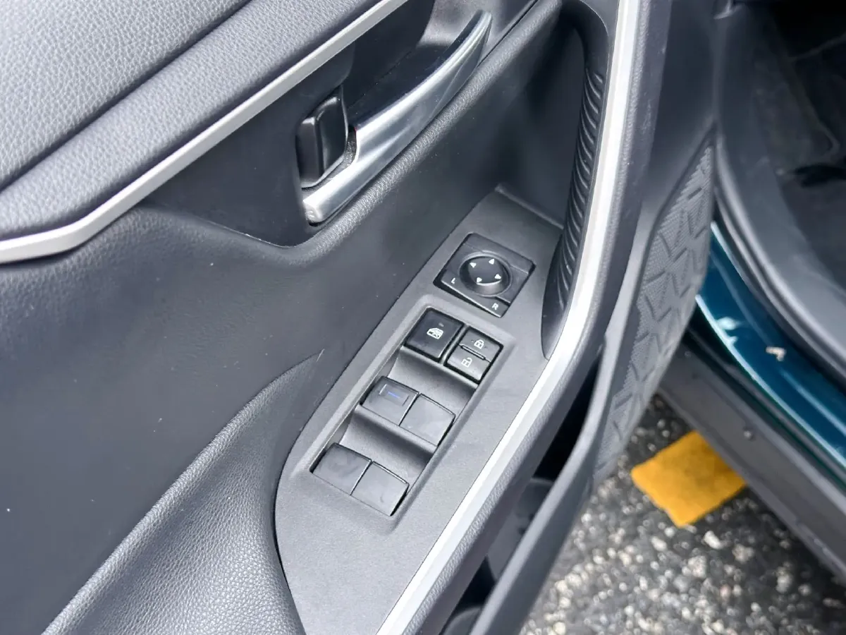 2020 Toyota Wildlander 2.5L 178HP L4 E-CVT Hybrid,autocango,china used car exporter,china ev exporter,chinese used car exporter,chinese used ev exporter