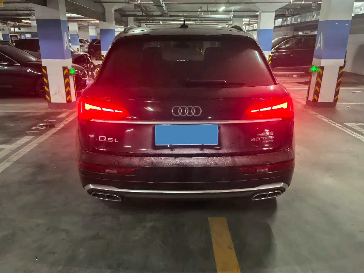 2022 Audi Q5L 2.0T 190HP L4 7DCT,autocango,china used car exporter,china ev exporter,chinese used car exporter,chinese used ev exporter