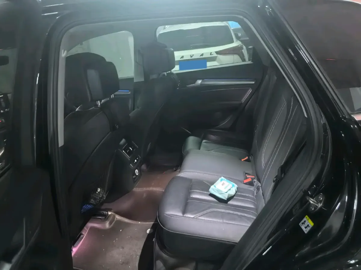 2022 Audi Q5L 2.0T 190HP L4 7DCT,autocango,china used car exporter,china ev exporter,chinese used car exporter,chinese used ev exporter