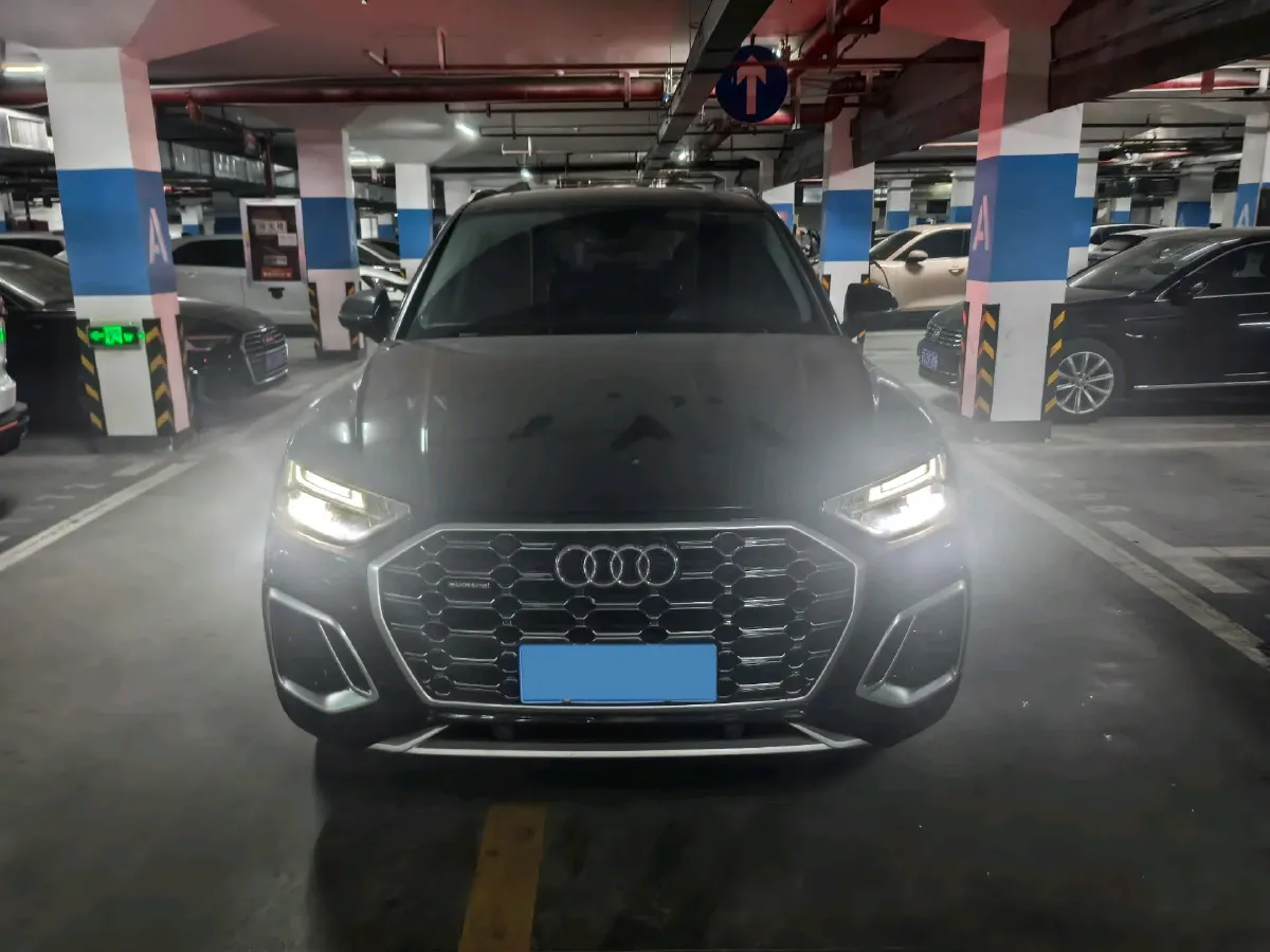 2022 Audi Q5L 2.0T 190HP L4 7DCT,autocango,china used car exporter,china ev exporter,chinese used car exporter,chinese used ev exporter