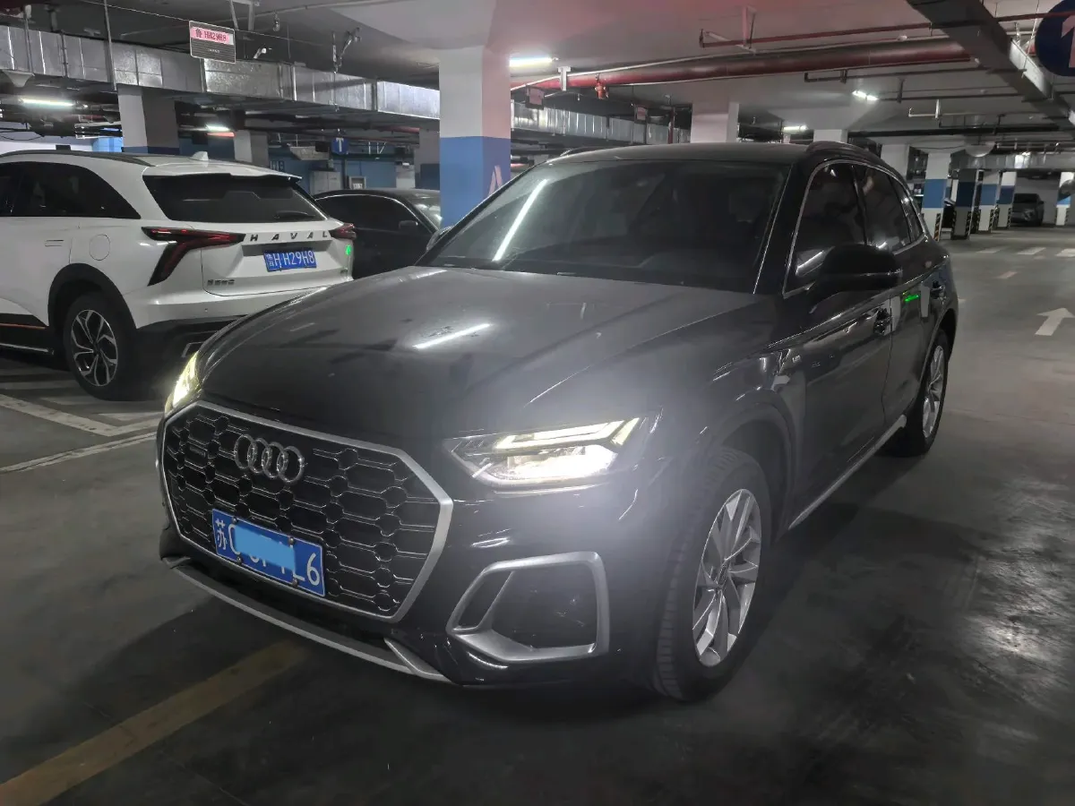 2022 Audi Q5L 2.0T 190HP L4 7DCT,autocango,china used car exporter,china ev exporter,chinese used car exporter,chinese used ev exporter