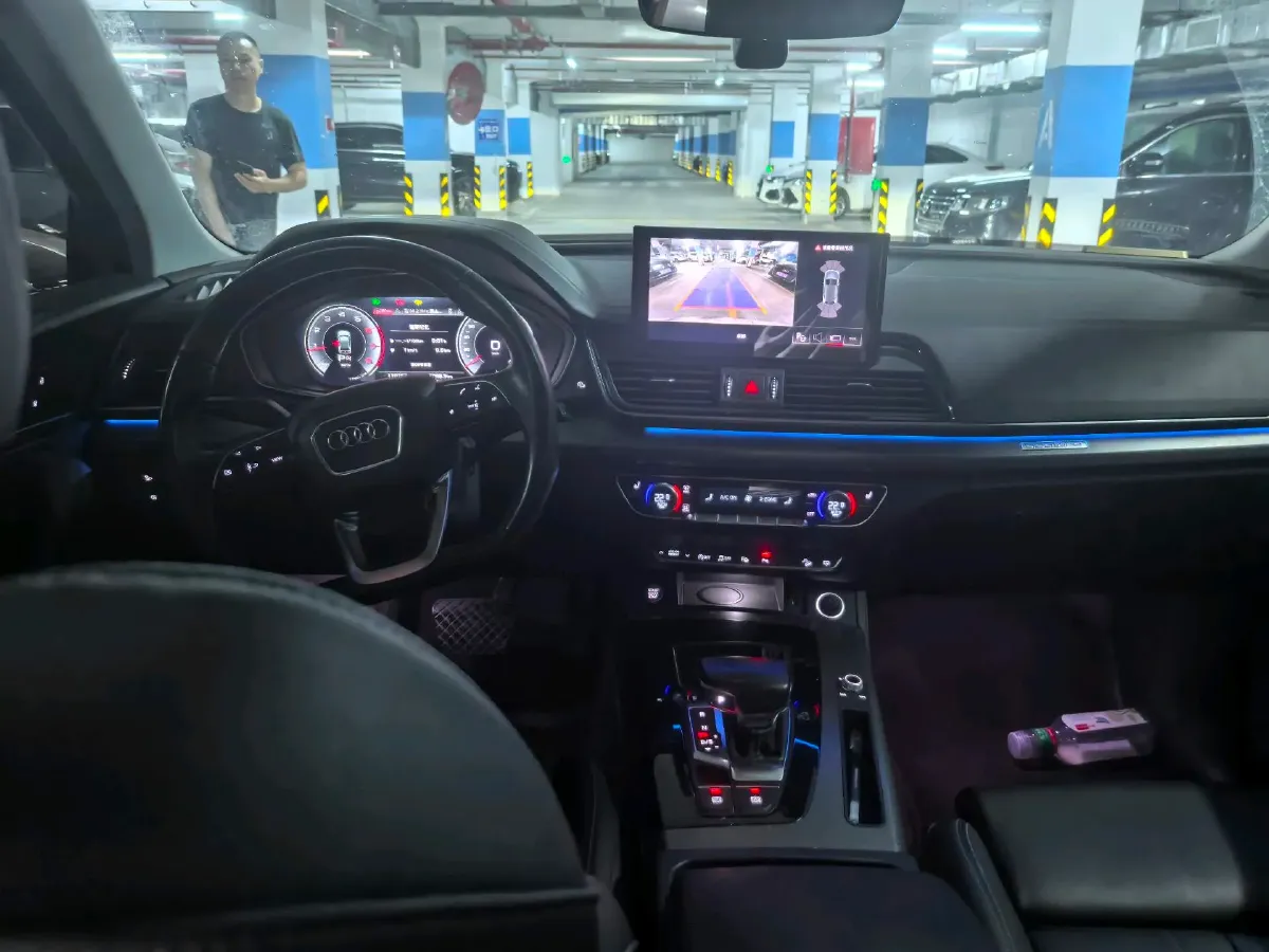 2022 Audi Q5L 2.0T 190HP L4 7DCT,autocango,china used car exporter,china ev exporter,chinese used car exporter,chinese used ev exporter