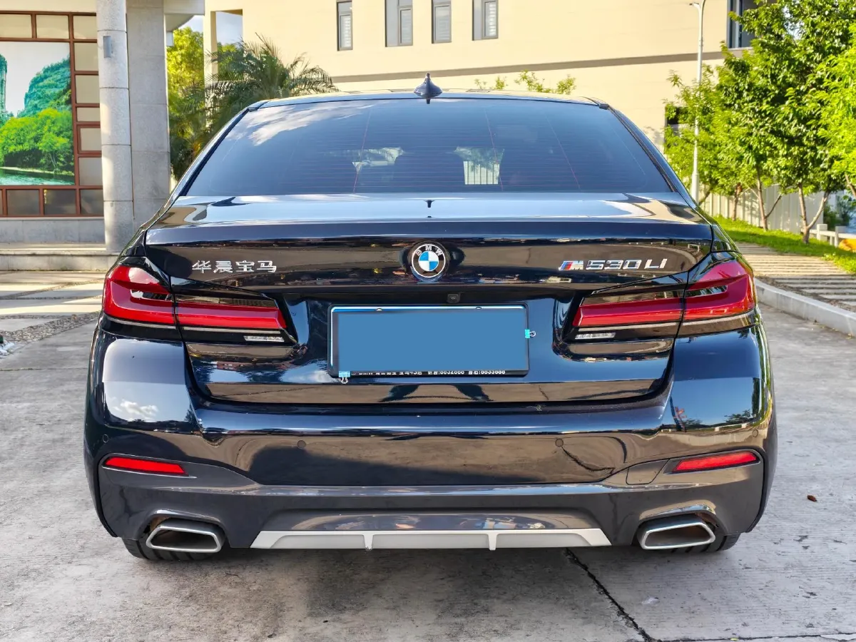 2023 BMW 5 Series 2.0T 245HP L4 8AT,autocango,china used car exporter,china ev exporter,chinese used car exporter,chinese used ev exporter