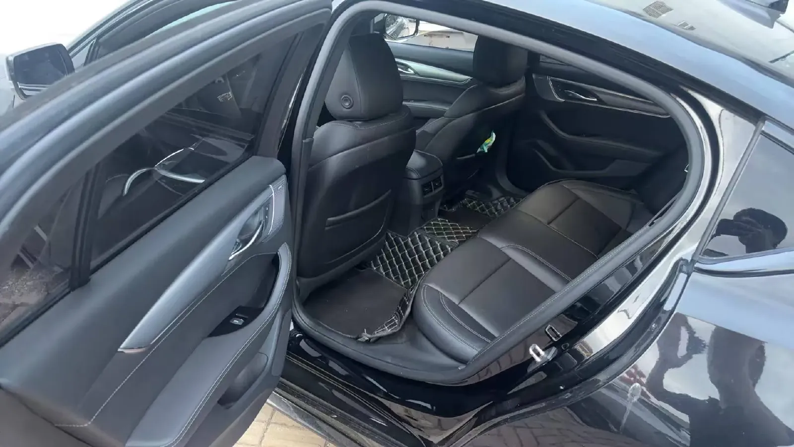 2023 Cadillac CT5 2.0T 237HP L4 10AT,autocango,china used car exporter,china ev exporter,chinese used car exporter,chinese used ev exporter