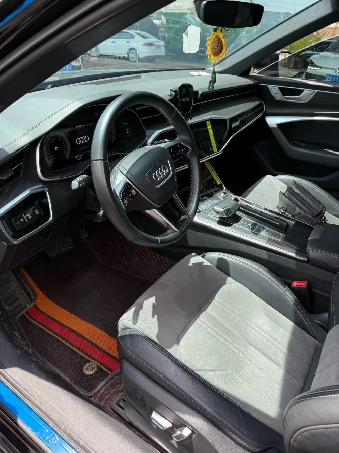 2024 Audi A6L 2.0T 245HP L4 7DCT,autocango,china used car exporter,china ev exporter,chinese used car exporter,chinese used ev exporter