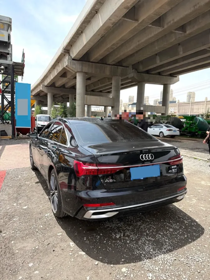 2024 Audi A6L 2.0T 245HP L4 7DCT,autocango,china used car exporter,china ev exporter,chinese used car exporter,chinese used ev exporter
