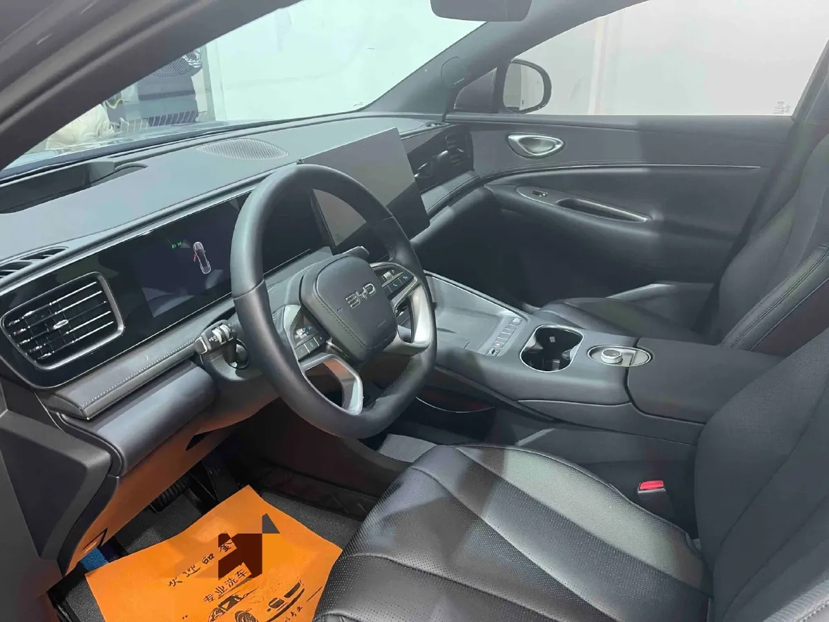 2025 LanDian E5 PLUS 1.5L 95HP L4 E-CVT PHEV,autocango,china used car exporter,china ev exporter,chinese used car exporter,chinese used ev exporter