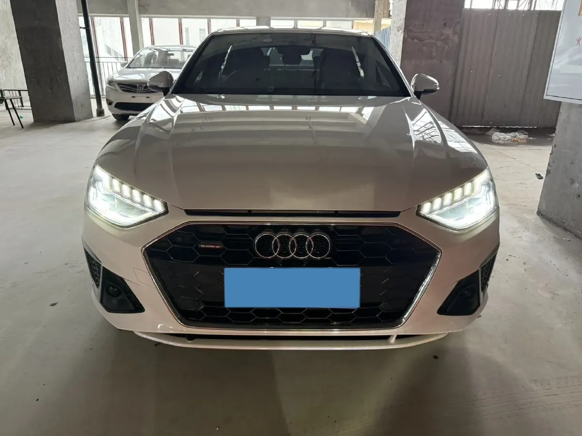 2020 Audi A4L 2.0T 190HP L4 7DCT,autocango,china used car exporter,china ev exporter,chinese used car exporter,chinese used ev exporter