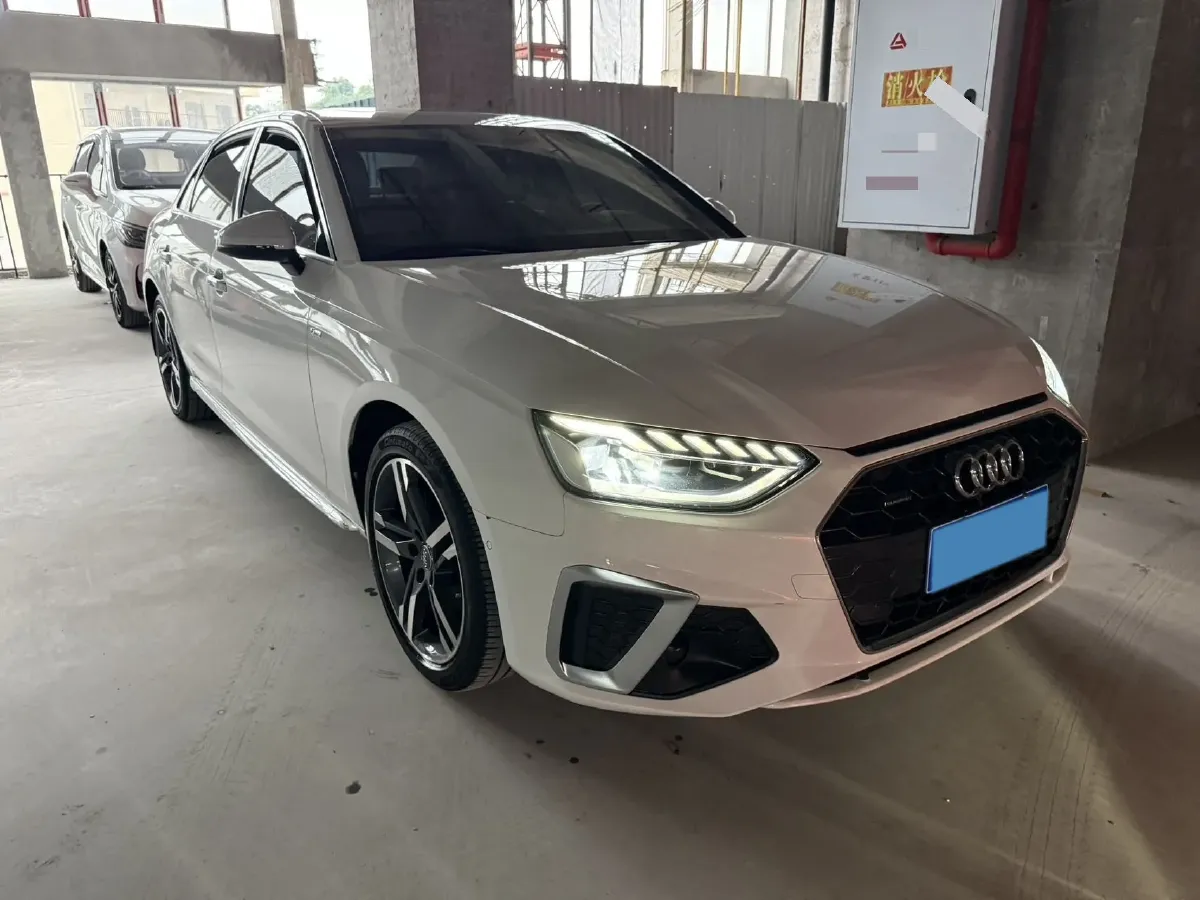 2020 Audi A4L 2.0T 190HP L4 7DCT,autocango,china used car exporter,china ev exporter,chinese used car exporter,chinese used ev exporter