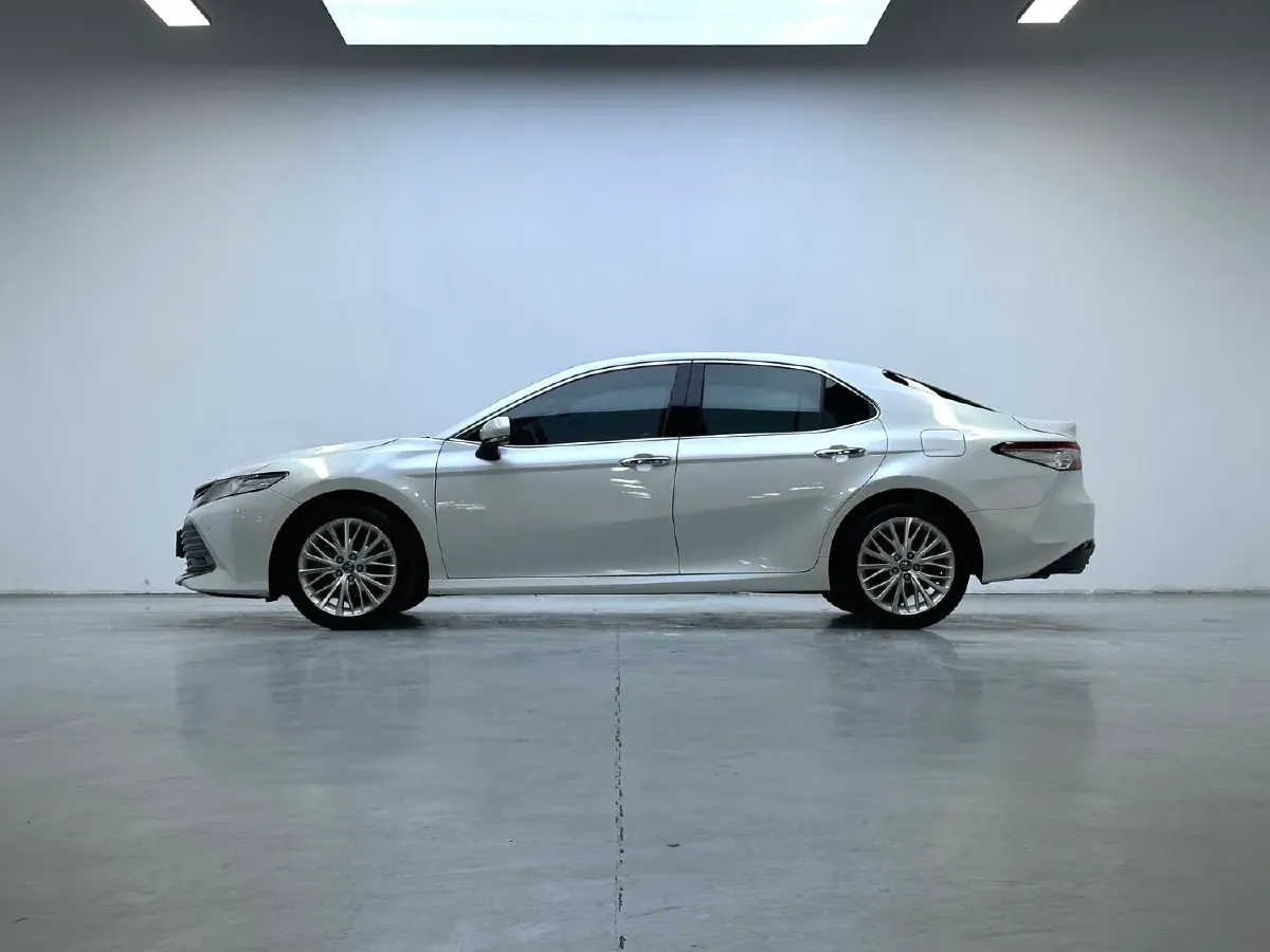 2019 Toyota Camry 2.5L 209HP L4 8AT,autocango,china used car exporter,china ev exporter,chinese used car exporter,chinese used ev exporter