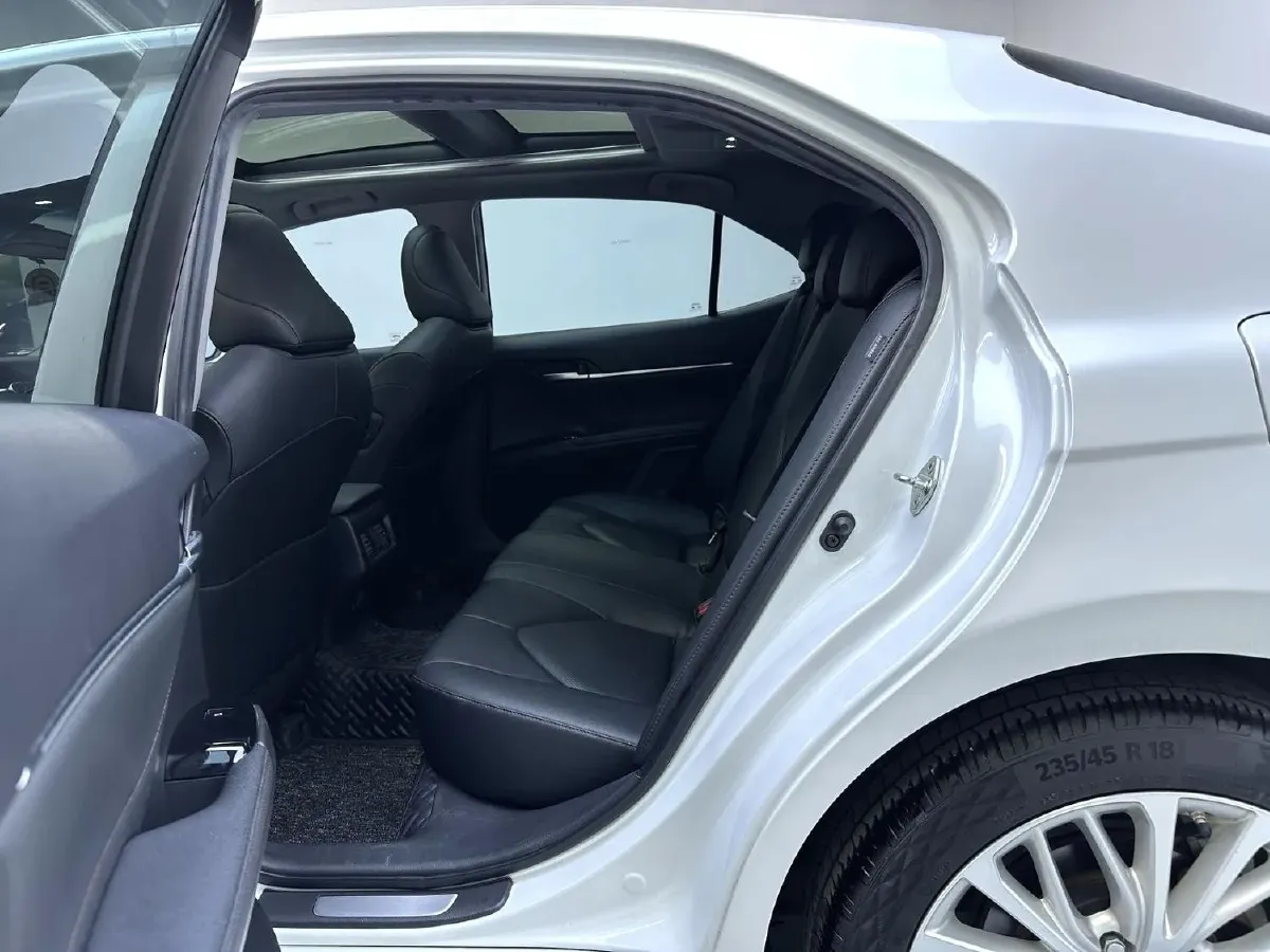 2019 Toyota Camry 2.5L 209HP L4 8AT,autocango,china used car exporter,china ev exporter,chinese used car exporter,chinese used ev exporter