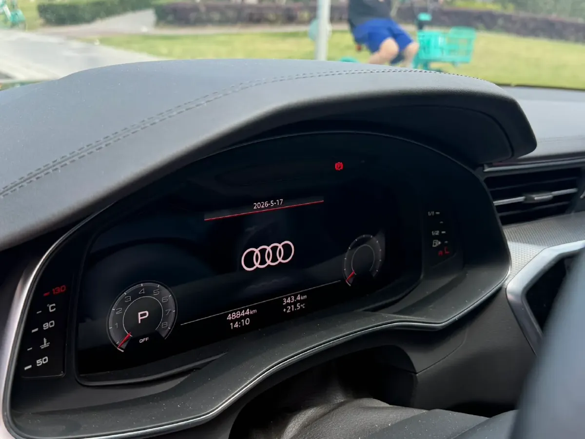 2023 Audi A6L 2.0T 245HP L4 7DCT,autocango,china used car exporter,china ev exporter,chinese used car exporter,chinese used ev exporter