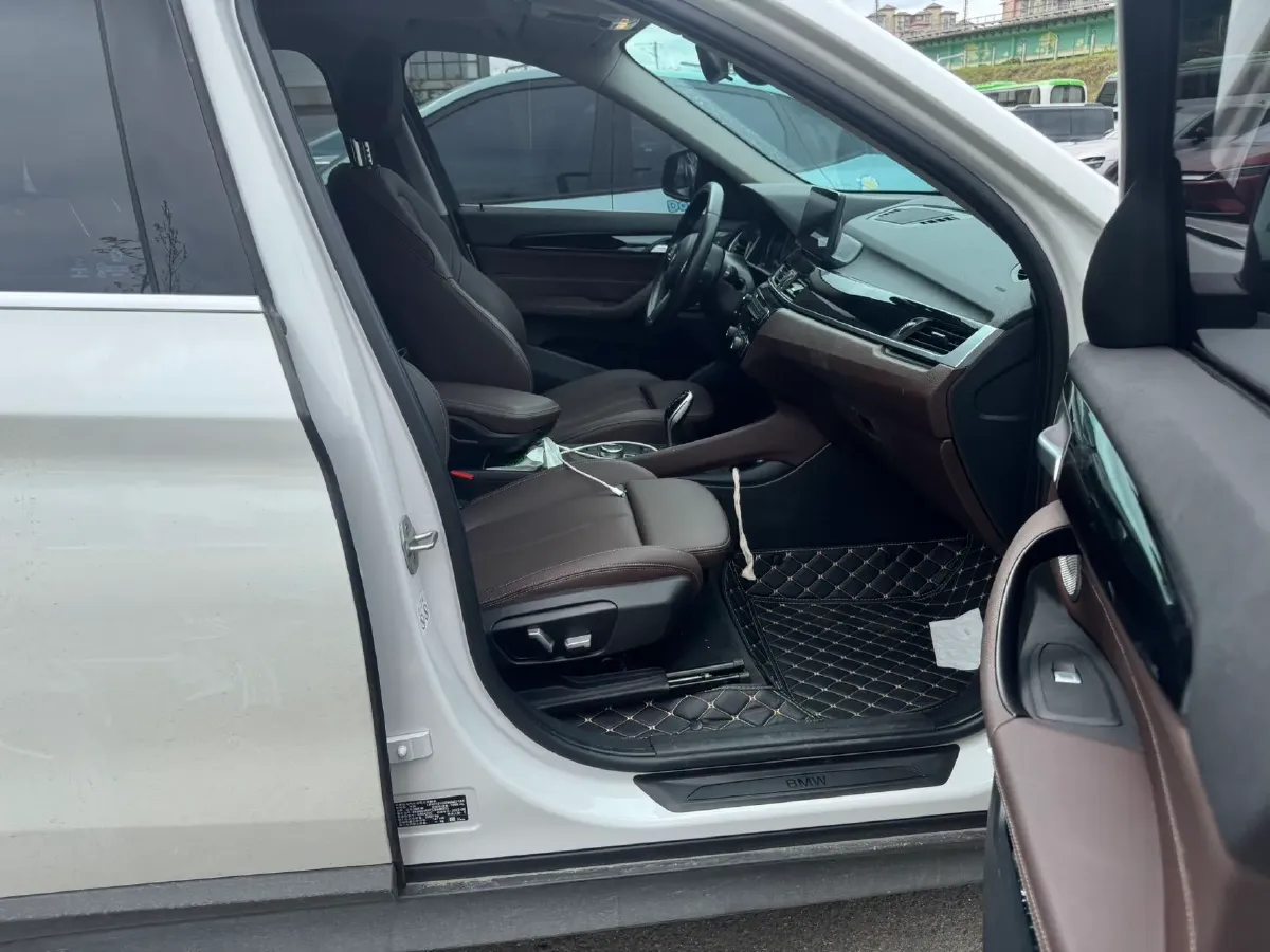 2022 BMW X1 2.0T 192HP L4 7DCT,autocango,china used car exporter,china ev exporter,chinese used car exporter,chinese used ev exporter