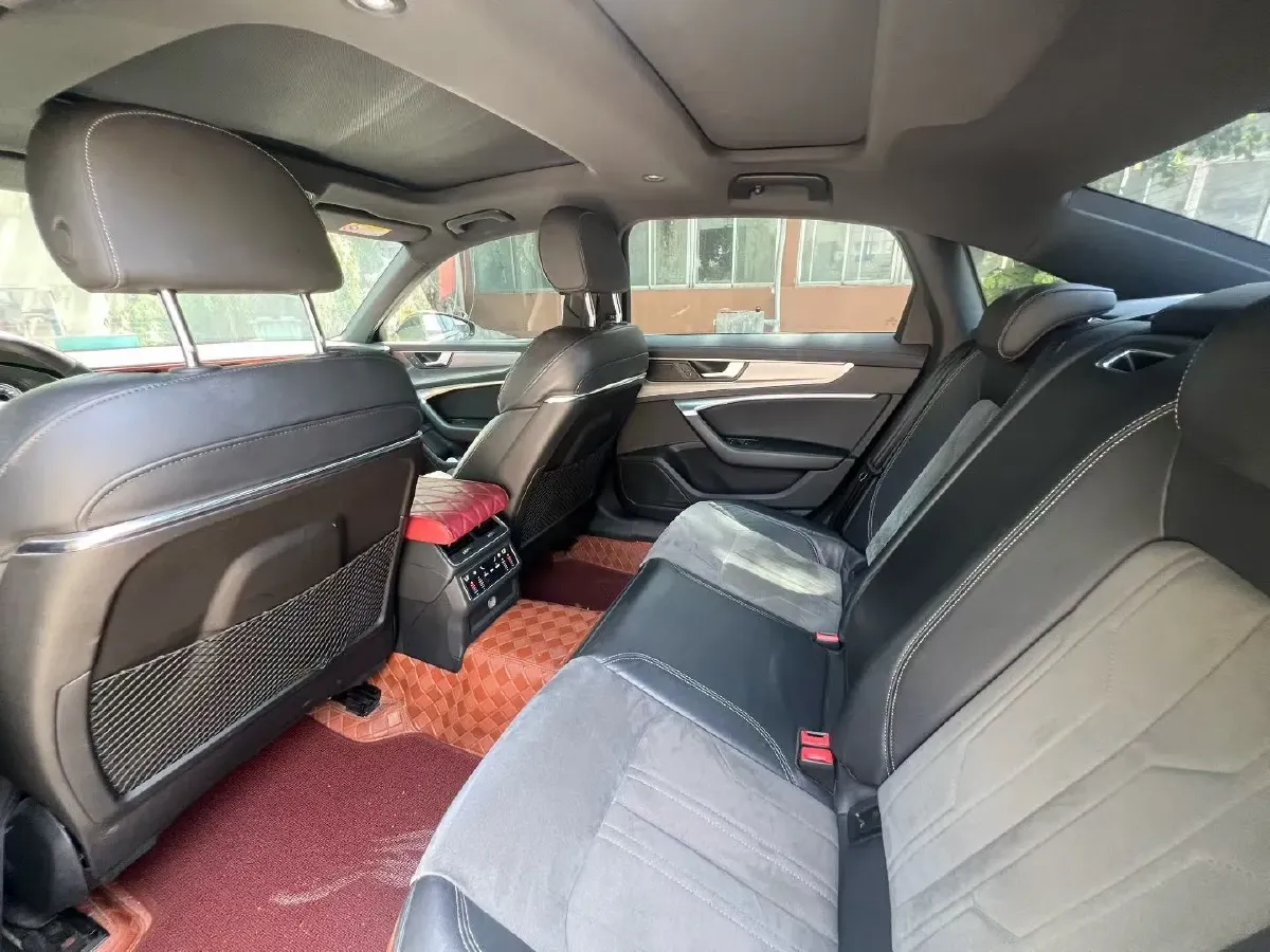 2021 Audi A6L 2.0T 224HP L4 7DCT,autocango,china used car exporter,china ev exporter,chinese used car exporter,chinese used ev exporter