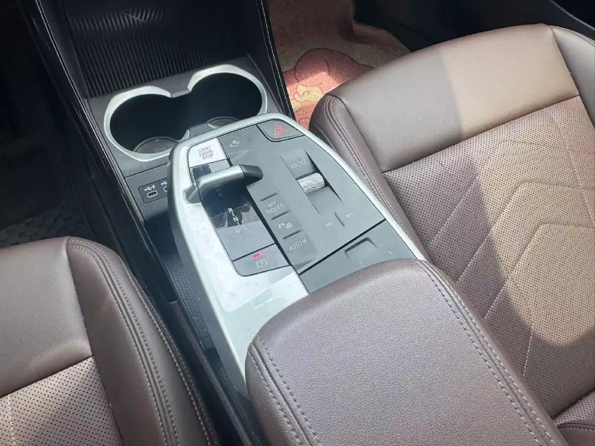 2023 BMW X1 1.5T 156HP L3 7DCT,autocango,china used car exporter,china ev exporter,chinese used car exporter,chinese used ev exporter
