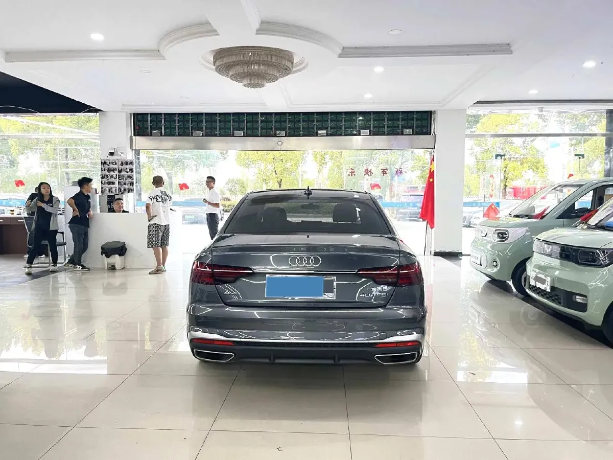 2024 Audi A4L 2.0T 190HP L4 7DCT,autocango,china used car exporter,china ev exporter,chinese used car exporter,chinese used ev exporter
