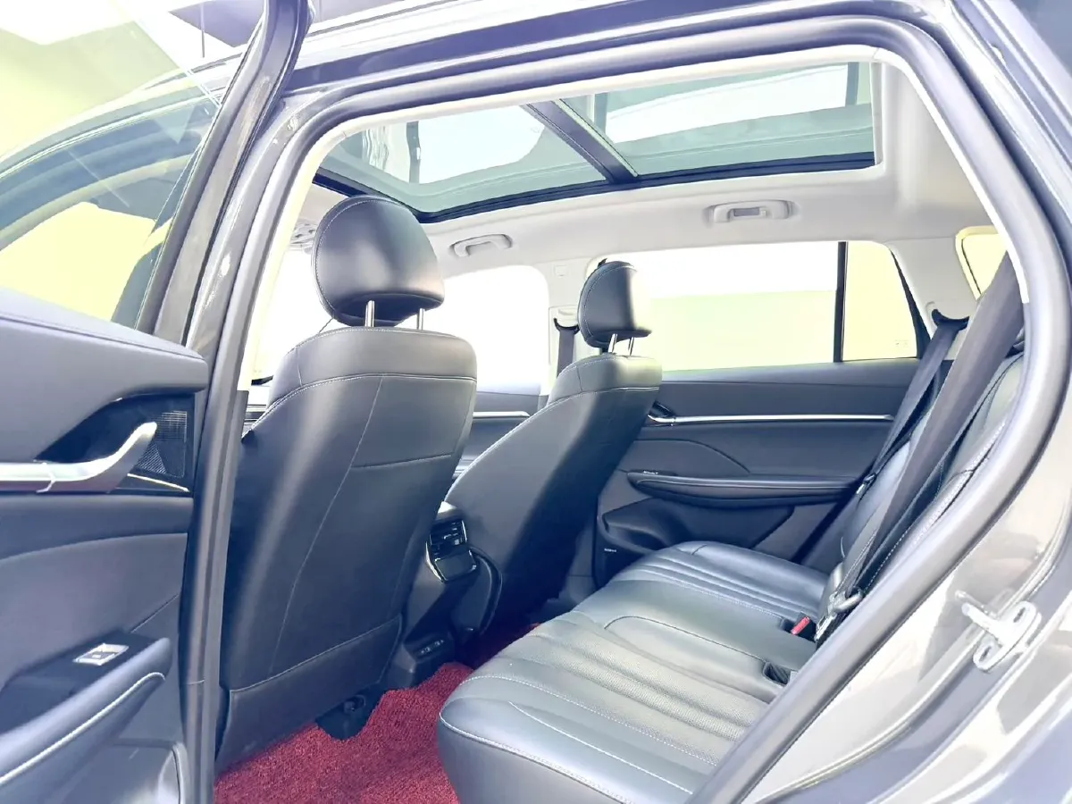 2022 Roewe RX5 MAX 1.5T 181HP L4 6AT,autocango,china used car exporter,china ev exporter,chinese used car exporter,chinese used ev exporter