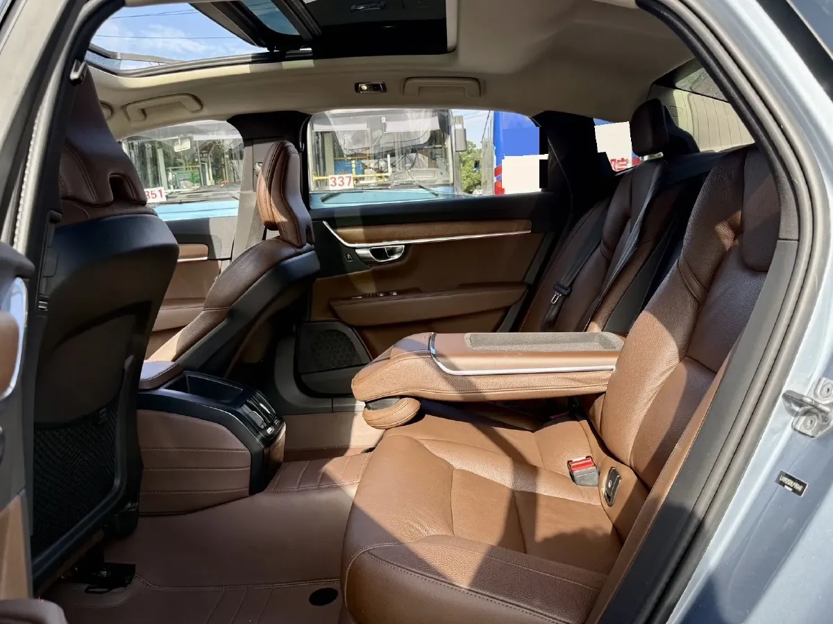 2020 Volvo S90 2.0T 254HP L4 8AT,autocango,china used car exporter,china ev exporter,chinese used car exporter,chinese used ev exporter