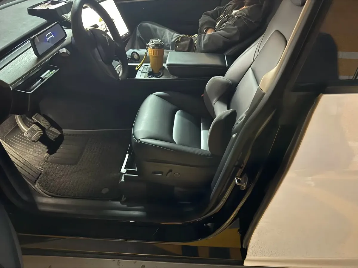 2022 Tesla Model Y BEV 60KWH,autocango,china used car exporter,china ev exporter,chinese used car exporter,chinese used ev exporter