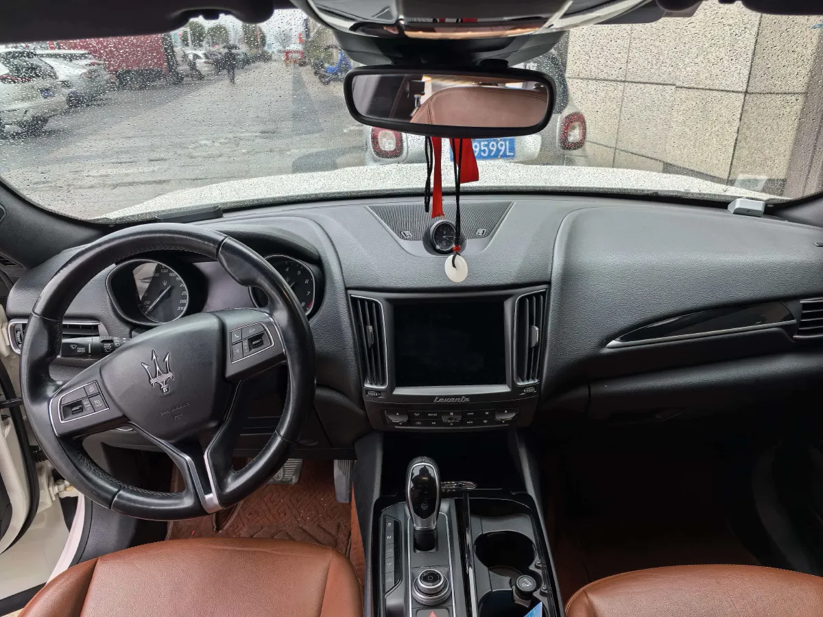 2018 Maserati Levante 3.0T 350HP V6 8AT,autocango,china used car exporter,china ev exporter,chinese used car exporter,chinese used ev exporter
