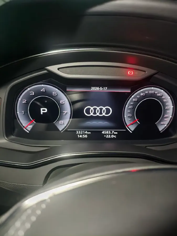 2024 Audi A7L 2.0T 245HP L4 7DCT,autocango,china used car exporter,china ev exporter,chinese used car exporter,chinese used ev exporter