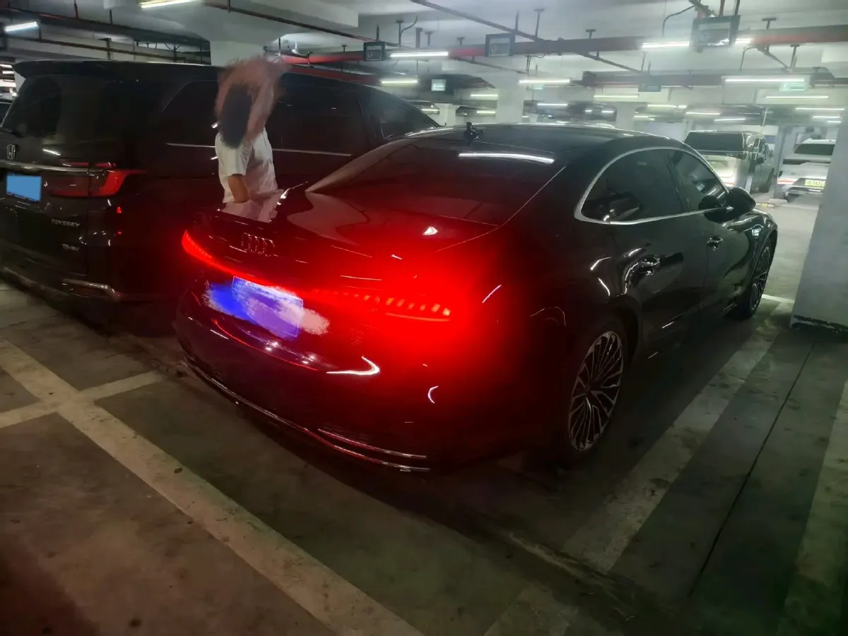 2024 Audi A7L 2.0T 245HP L4 7DCT,autocango,china used car exporter,china ev exporter,chinese used car exporter,chinese used ev exporter