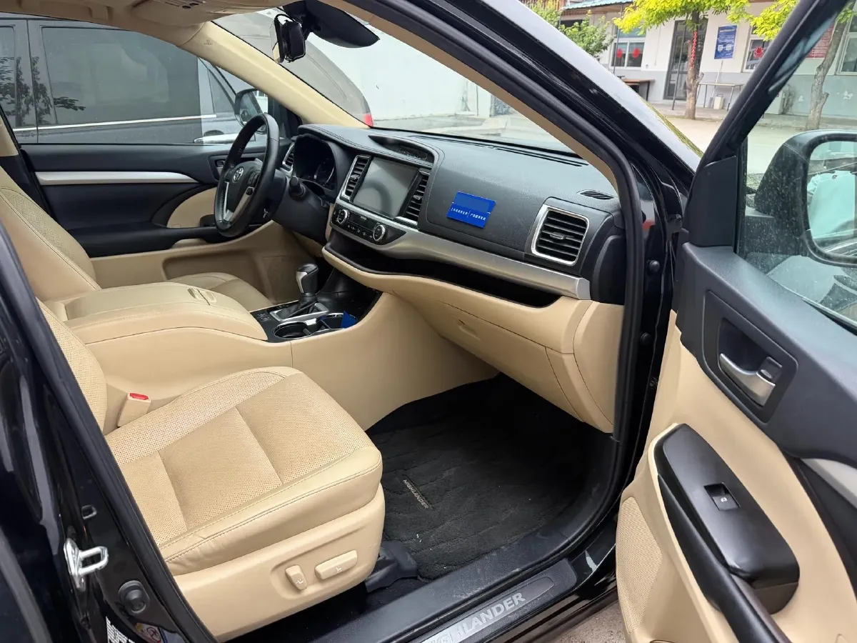 2018 Jeep Grand Commander 2.0T 265HP L4 9AT,autocango,china used car exporter,china ev exporter,chinese used car exporter,chinese used ev exporter