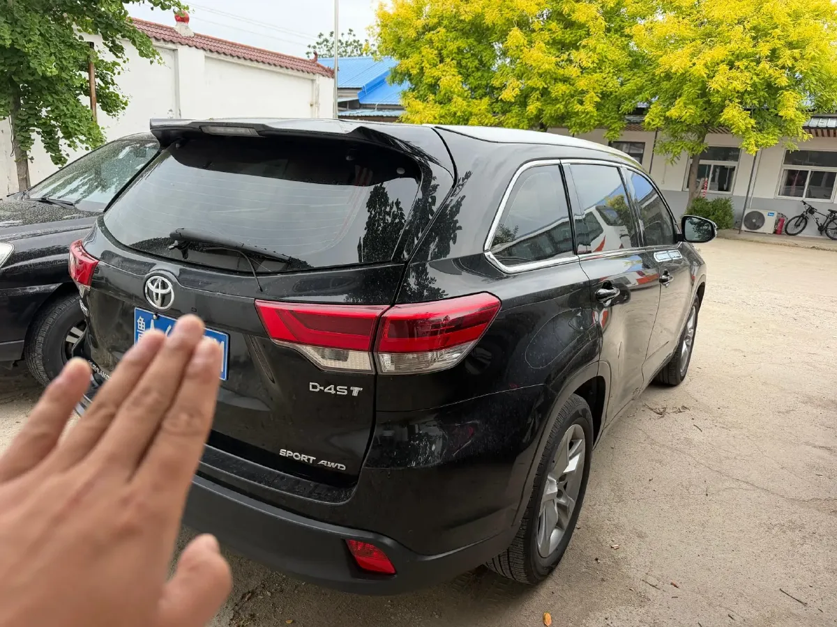 2018 Jeep Grand Commander 2.0T 265HP L4 9AT,autocango,china used car exporter,china ev exporter,chinese used car exporter,chinese used ev exporter