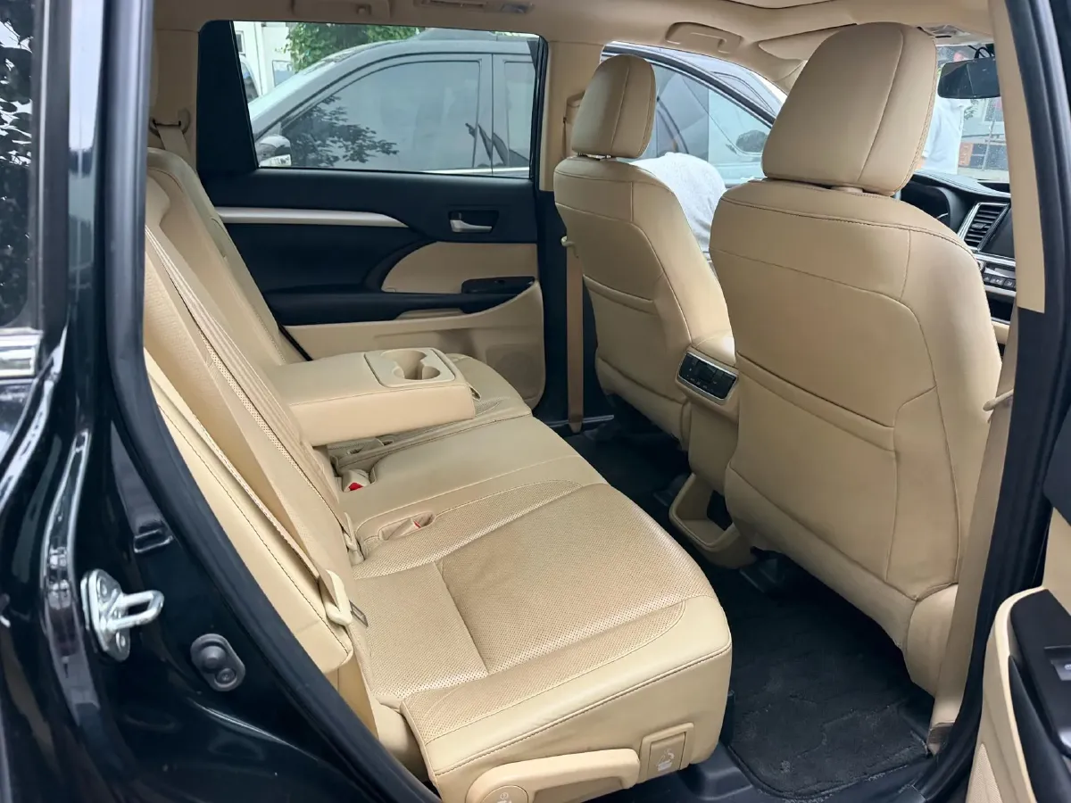 2018 Jeep Grand Commander 2.0T 265HP L4 9AT,autocango,china used car exporter,china ev exporter,chinese used car exporter,chinese used ev exporter