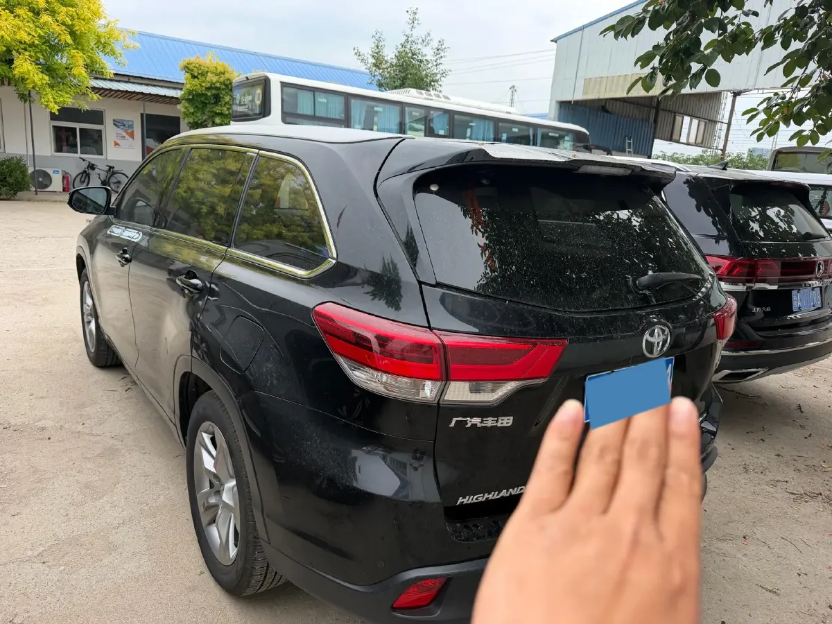2018 Jeep Grand Commander 2.0T 265HP L4 9AT,autocango,china used car exporter,china ev exporter,chinese used car exporter,chinese used ev exporter