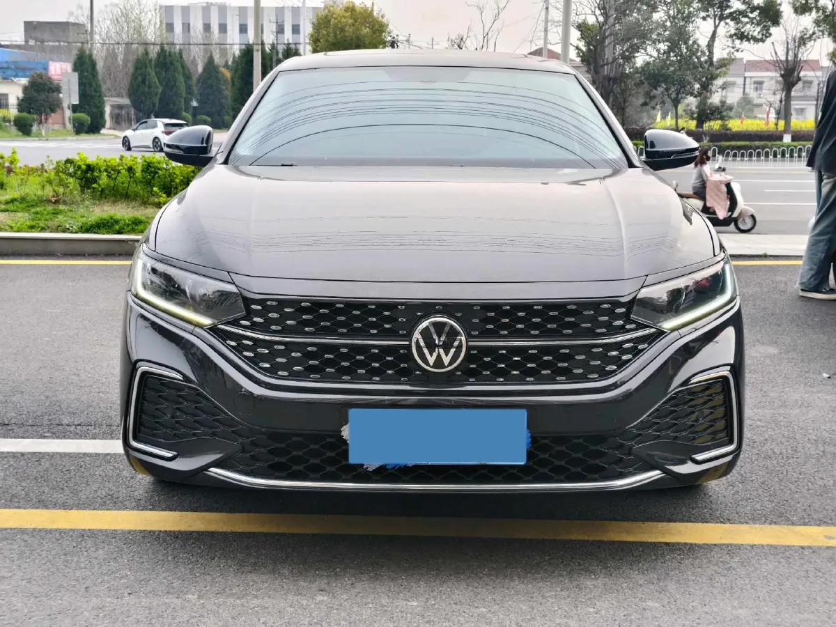 2025 Volkswagen Passat 2.0T 186HP L4 7DCT,autocango,china used car exporter,china ev exporter,chinese used car exporter,chinese used ev exporter