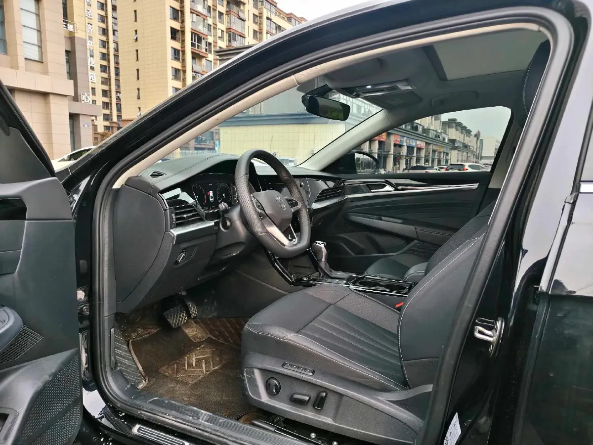 2025 Volkswagen Passat 2.0T 186HP L4 7DCT,autocango,china used car exporter,china ev exporter,chinese used car exporter,chinese used ev exporter