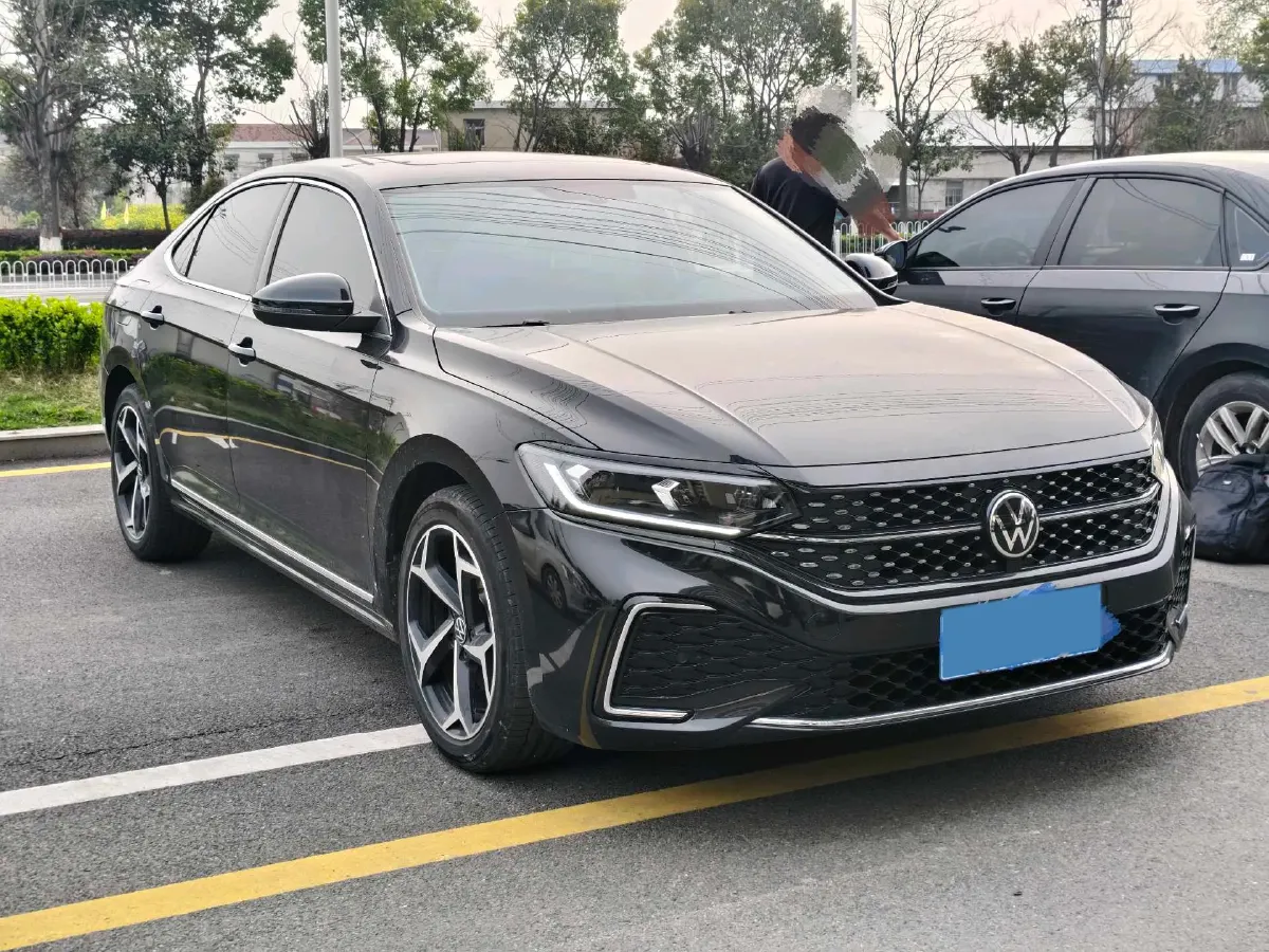 2025 Volkswagen Passat 2.0T 186HP L4 7DCT,autocango,china used car exporter,china ev exporter,chinese used car exporter,chinese used ev exporter
