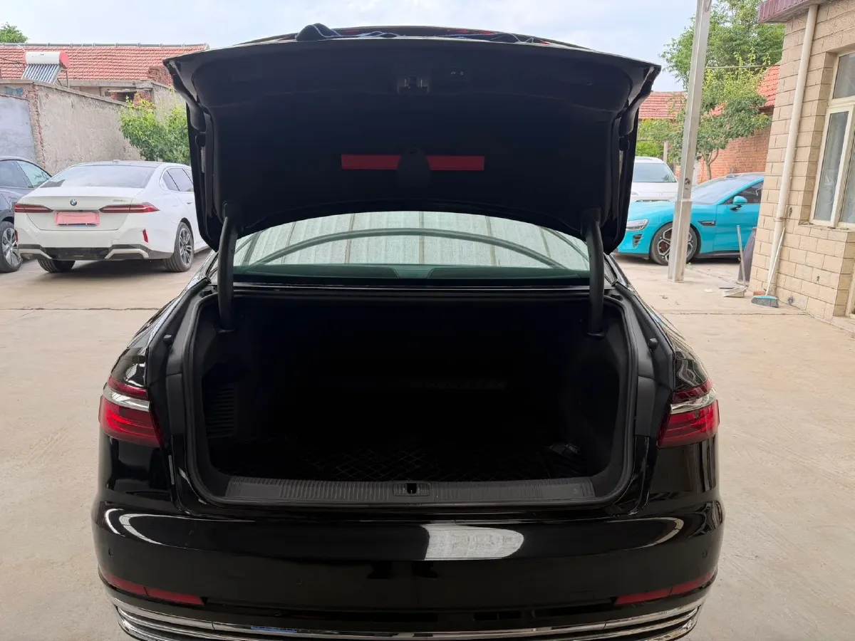 2024 Audi A8 3.0T 340HP V6 8AT,autocango,china used car exporter,china ev exporter,chinese used car exporter,chinese used ev exporter