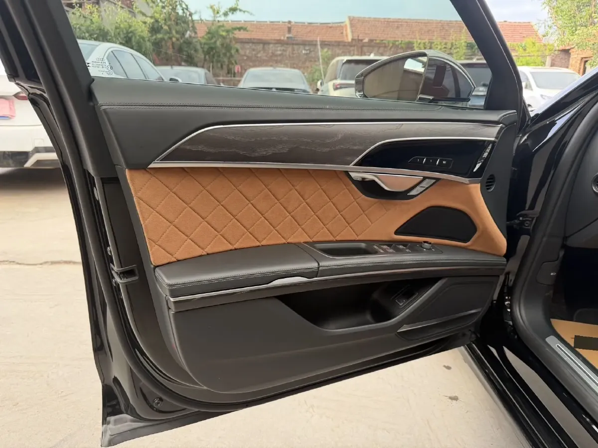 2024 Audi A8 3.0T 340HP V6 8AT,autocango,china used car exporter,china ev exporter,chinese used car exporter,chinese used ev exporter