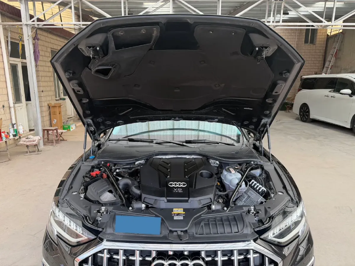 2024 Audi A8 3.0T 340HP V6 8AT,autocango,china used car exporter,china ev exporter,chinese used car exporter,chinese used ev exporter